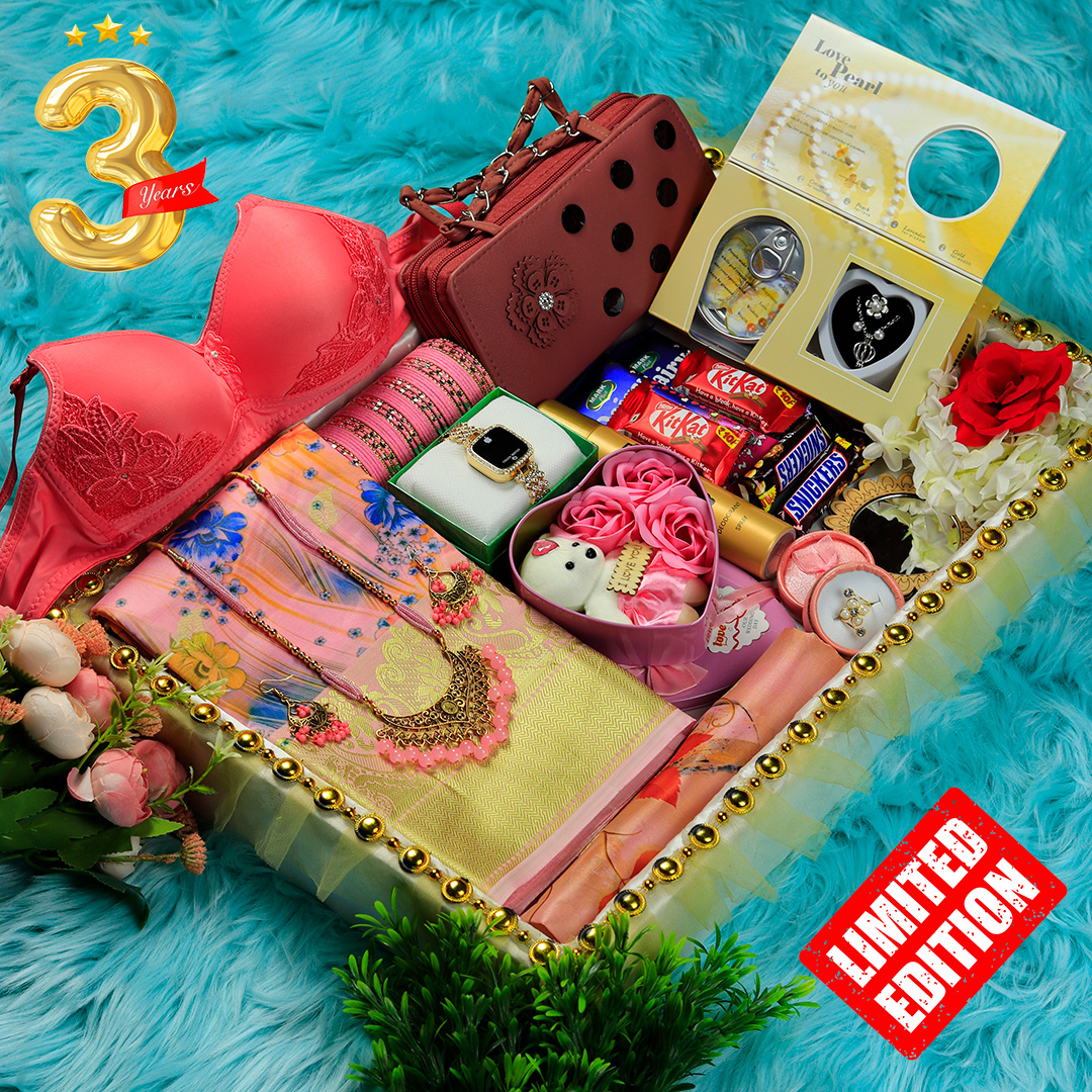 রূপসী গোলাপি কম্ব